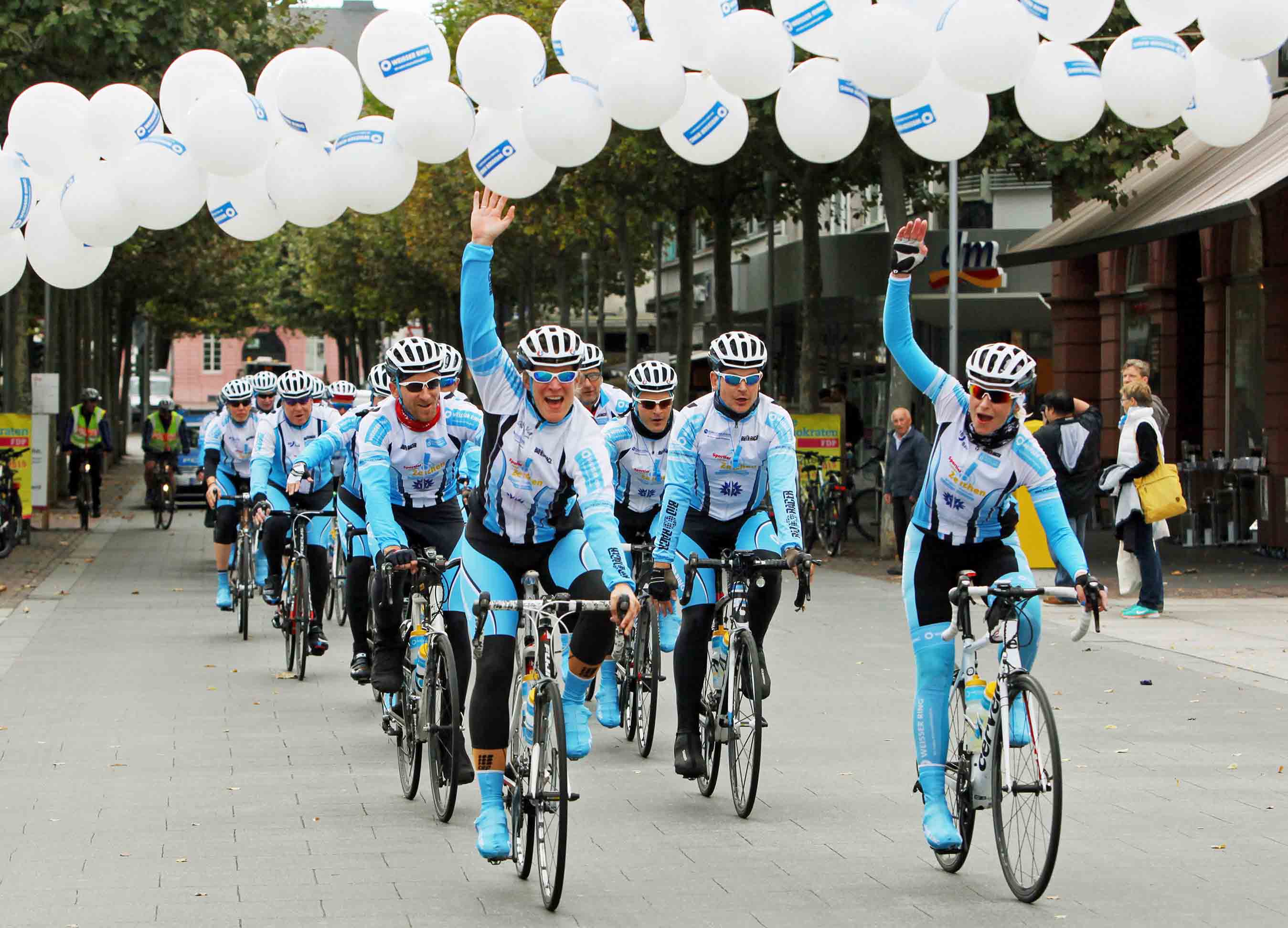 Landleben-Infos.de | Etappenziel erreicht: Das Radsportteam des WEISSEN RINGS ist in Mainz angekommen. Das Team tourt durch Deutschland, um auf die Situation von Kriminalittsopfern aufmerksam zu machen. Foto: WEISSER RING / Michael Bellaire